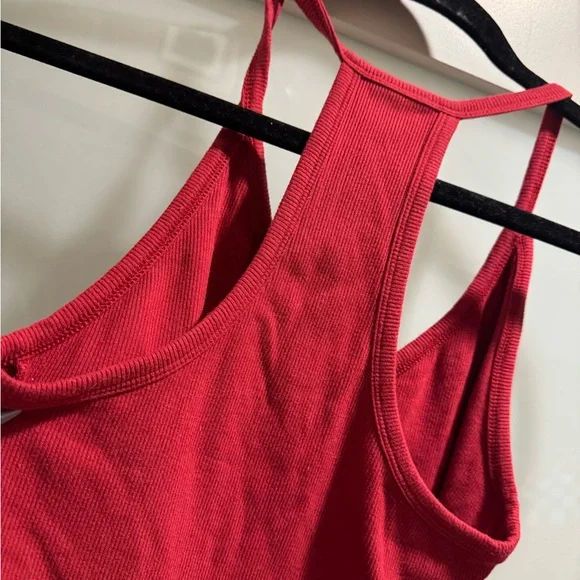 Simple Red Tank Top - Picture 2 of 4